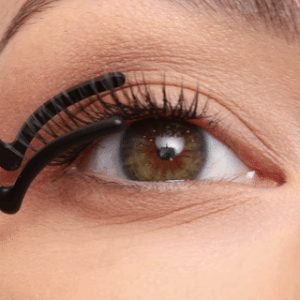 融合睫毛的模型特写